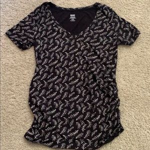 Old navy maternity top